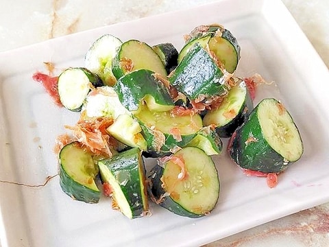 梅干しときゅうりで夏にもさっぱりと!梅キュー♪